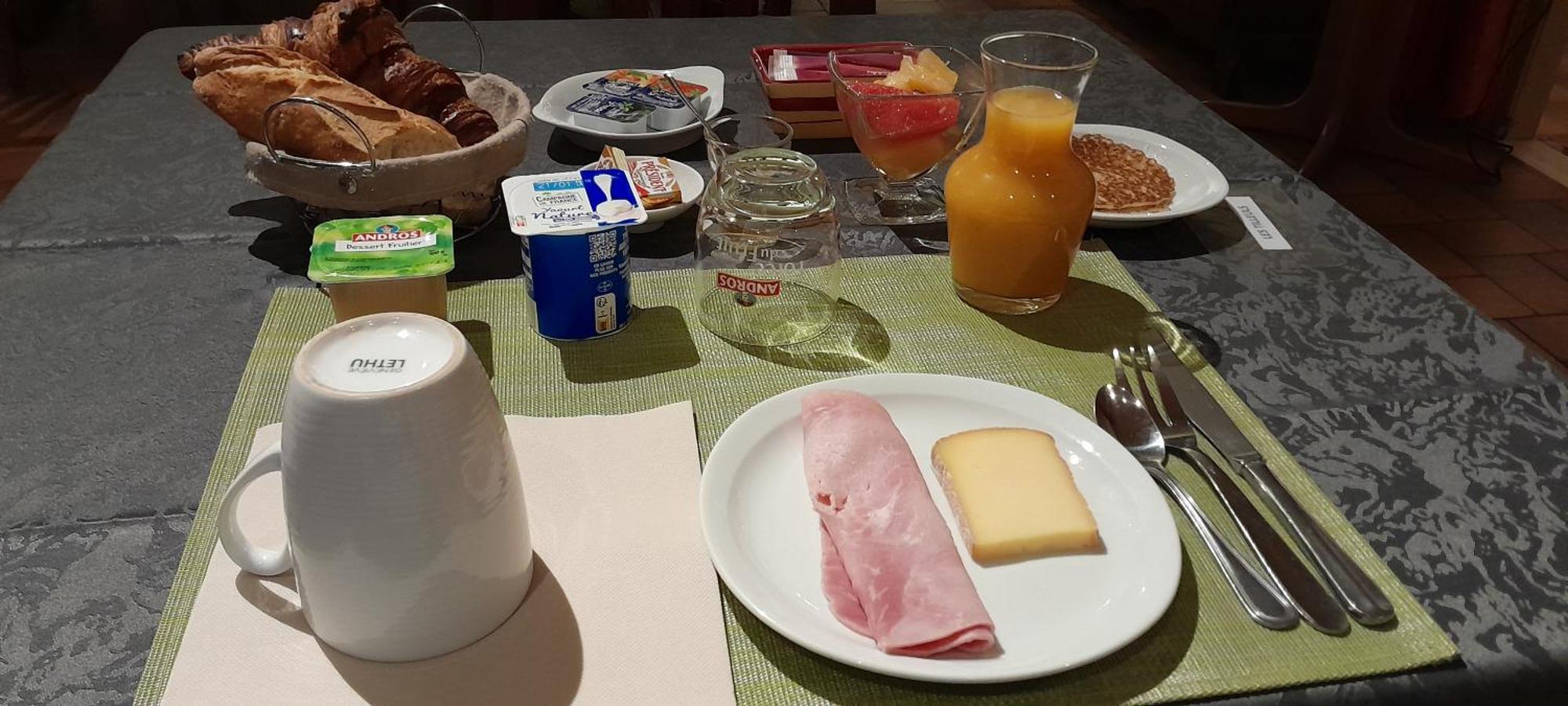 Logis Hotel Des Voyageurs Restaurant La Bonne Tabl'Hay Livron-sur-Drôme 외부 사진