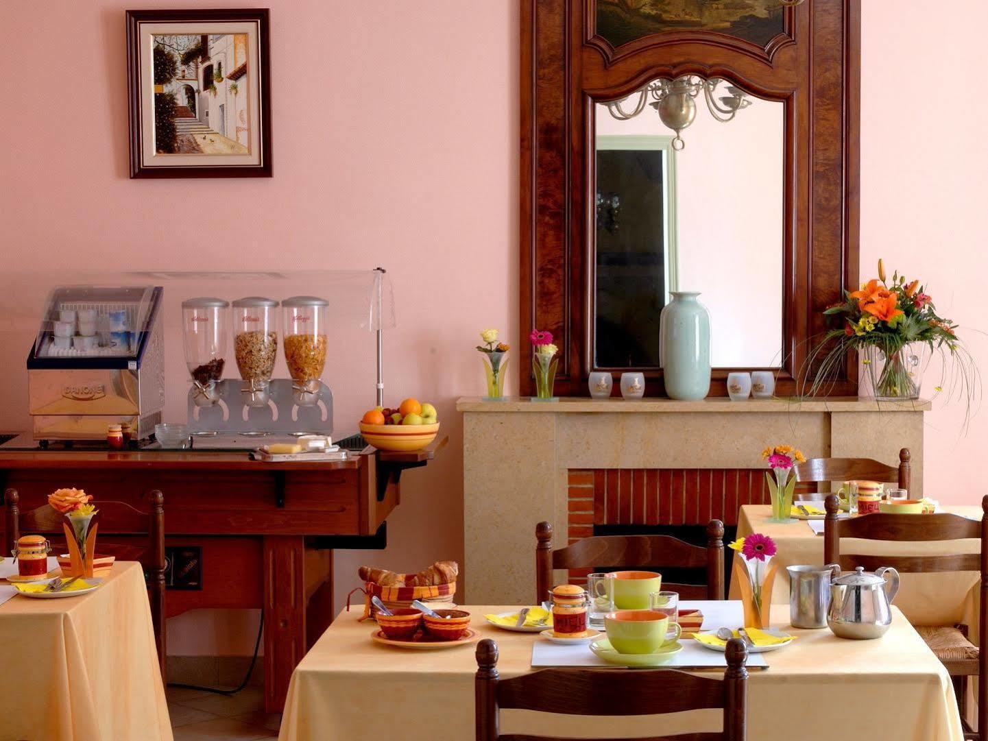 Logis Hotel Des Voyageurs Restaurant La Bonne Tabl'Hay Livron-sur-Drôme 외부 사진